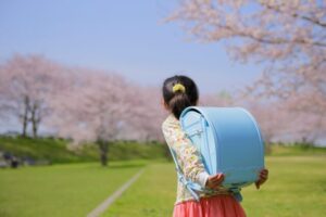 【小学校低学年】1・2年生(7~8歳)の男女別平均身長と体重を解説!